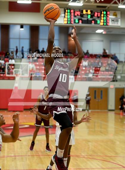 Thumbnail 3 in Magnolia vs. Blytheville (AAAA 4A Regional Playoff) photogallery.