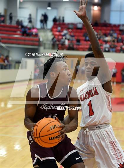 Thumbnail 3 in Magnolia vs. Blytheville (AAAA 4A Regional Playoff) photogallery.