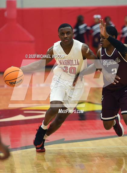 Thumbnail 1 in Magnolia vs. Blytheville (AAAA 4A Regional Playoff) photogallery.