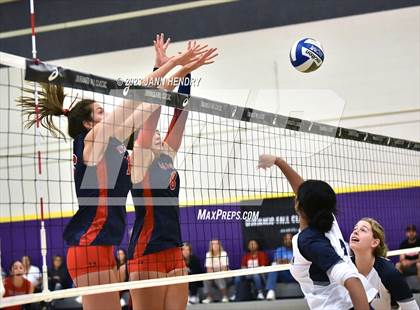 Thumbnail 2 in Sierra Canyon vs. Cornerstone Christian (Durango Fall Classic) photogallery.