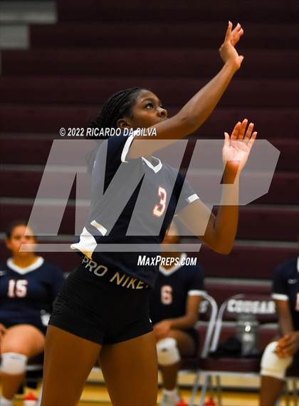 Thumbnail 1 in Waller vs Alief Taylor photogallery.