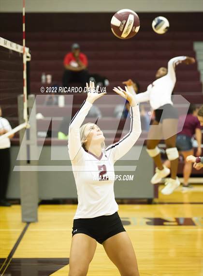 Thumbnail 2 in Waller vs Alief Taylor photogallery.