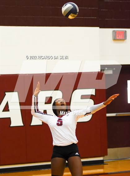 Thumbnail 2 in Waller vs Alief Taylor photogallery.