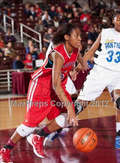 Thumbnail 1 in Ozen vs Manvel (UIL 4A Region 3 Semifinal) photogallery.