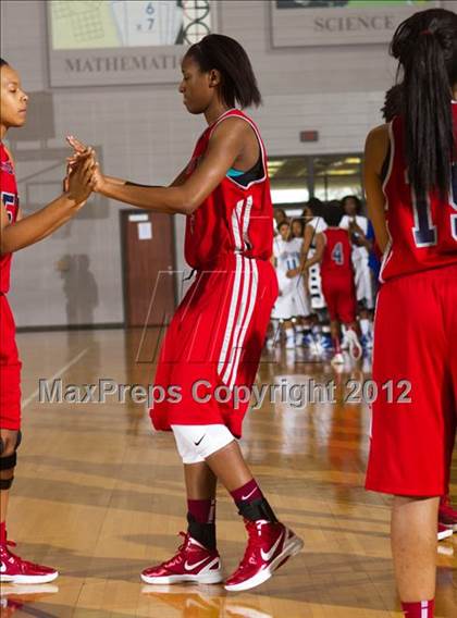 Thumbnail 2 in Ozen vs Manvel (UIL 4A Region 3 Semifinal) photogallery.