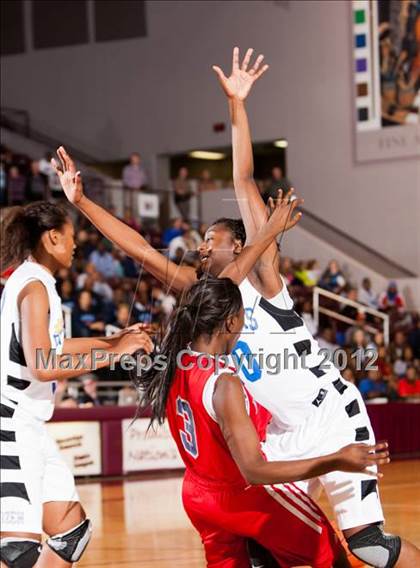 Thumbnail 3 in Ozen vs Manvel (UIL 4A Region 3 Semifinal) photogallery.