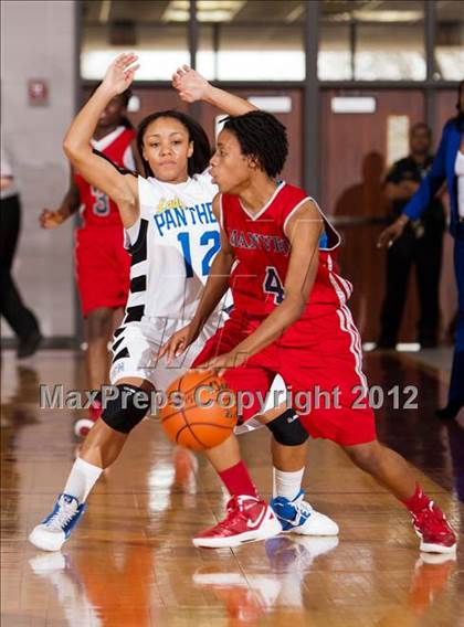 Thumbnail 3 in Ozen vs Manvel (UIL 4A Region 3 Semifinal) photogallery.