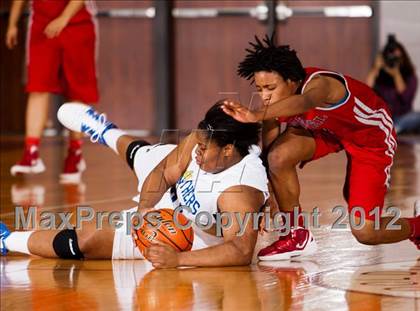 Thumbnail 2 in Ozen vs Manvel (UIL 4A Region 3 Semifinal) photogallery.