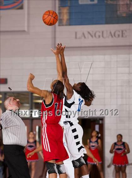 Thumbnail 1 in Ozen vs Manvel (UIL 4A Region 3 Semifinal) photogallery.
