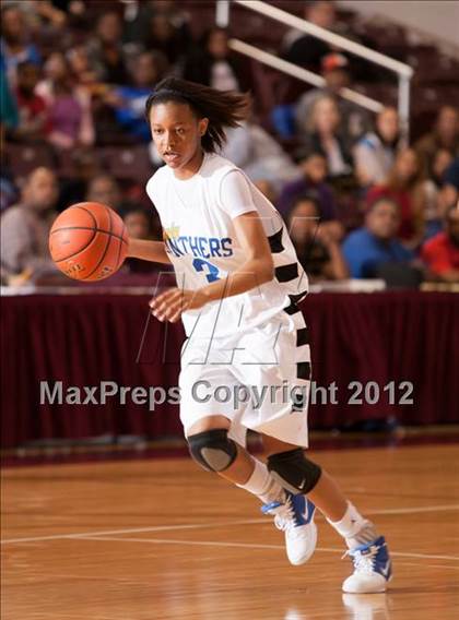 Thumbnail 3 in Ozen vs Manvel (UIL 4A Region 3 Semifinal) photogallery.