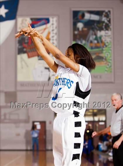Thumbnail 3 in Ozen vs Manvel (UIL 4A Region 3 Semifinal) photogallery.
