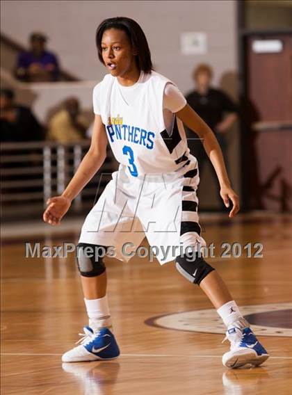 Thumbnail 1 in Ozen vs Manvel (UIL 4A Region 3 Semifinal) photogallery.