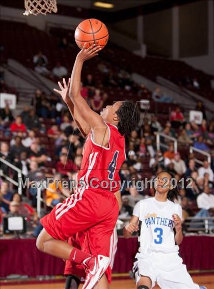 Thumbnail 1 in Ozen vs Manvel (UIL 4A Region 3 Semifinal) photogallery.