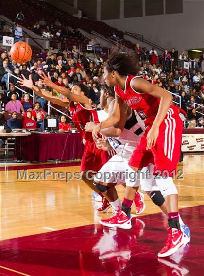 Thumbnail 1 in Ozen vs Manvel (UIL 4A Region 3 Semifinal) photogallery.