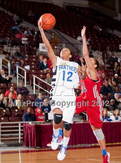 Thumbnail 2 in Ozen vs Manvel (UIL 4A Region 3 Semifinal) photogallery.