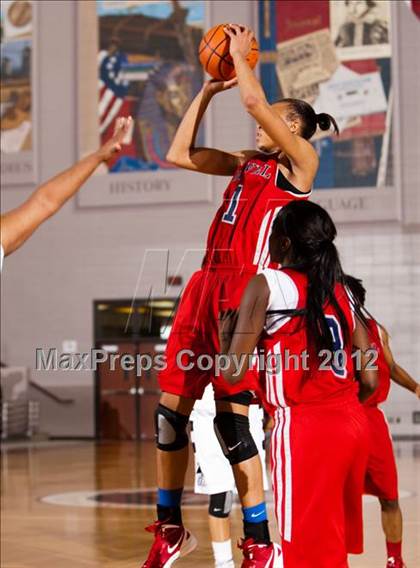 Thumbnail 3 in Ozen vs Manvel (UIL 4A Region 3 Semifinal) photogallery.