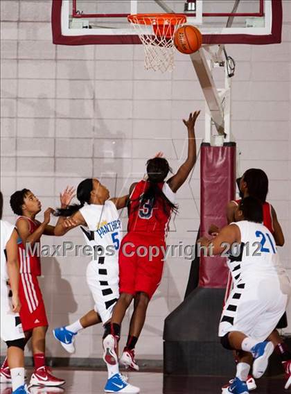 Thumbnail 2 in Ozen vs Manvel (UIL 4A Region 3 Semifinal) photogallery.