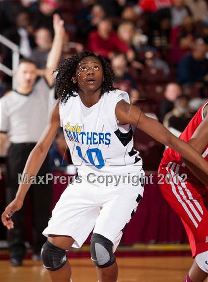 Thumbnail 2 in Ozen vs Manvel (UIL 4A Region 3 Semifinal) photogallery.