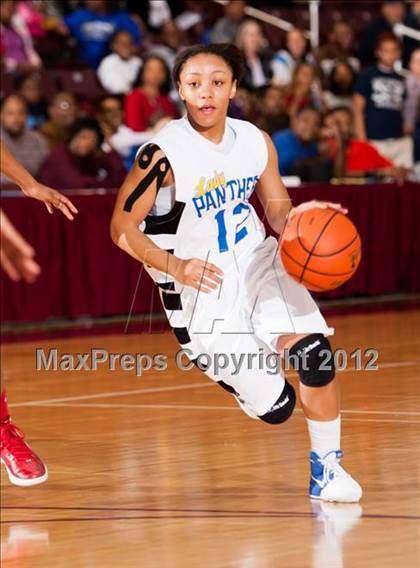 Thumbnail 3 in Ozen vs Manvel (UIL 4A Region 3 Semifinal) photogallery.