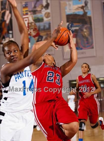 Thumbnail 2 in Ozen vs Manvel (UIL 4A Region 3 Semifinal) photogallery.