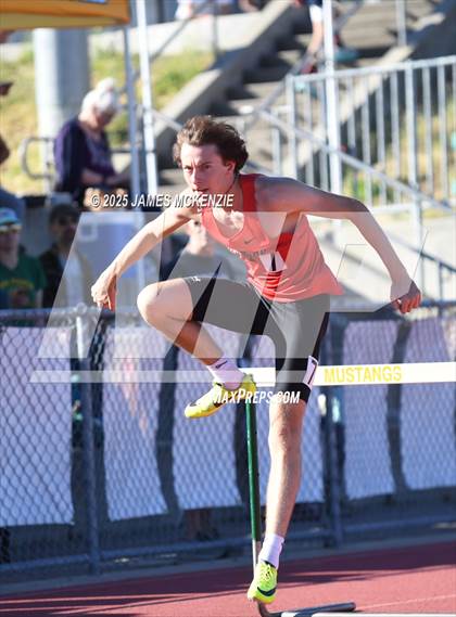 Thumbnail 1 in MCAL Preliminary Finals (300 Meter Hurdles) photogallery.