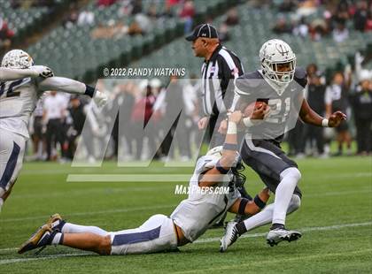 Thumbnail 3 in Lewisville vs. Keller (UIL 6A D1 Regional Playoff) photogallery.