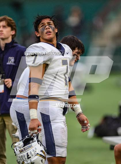 Thumbnail 3 in Lewisville vs. Keller (UIL 6A D1 Regional Playoff) photogallery.