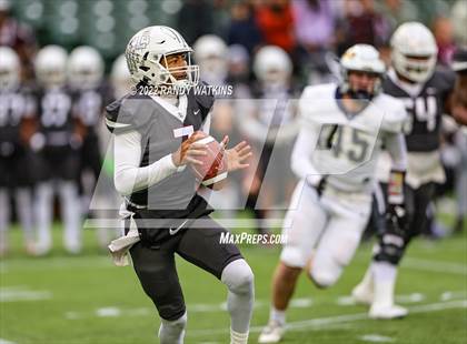 Thumbnail 3 in Lewisville vs. Keller (UIL 6A D1 Regional Playoff) photogallery.