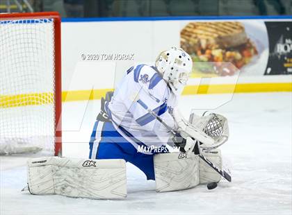 Thumbnail 3 in Gloucester Catholic @ Seton Hall Prep photogallery.