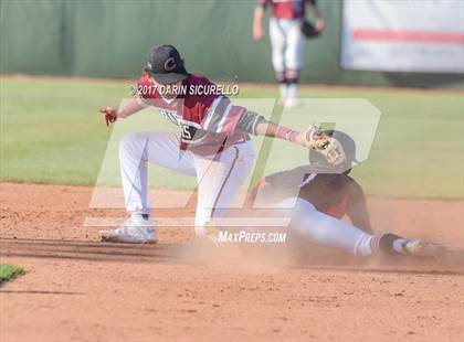 Thumbnail 3 in Chatfield vs. Thurston (Coach Bob Invitational) photogallery.