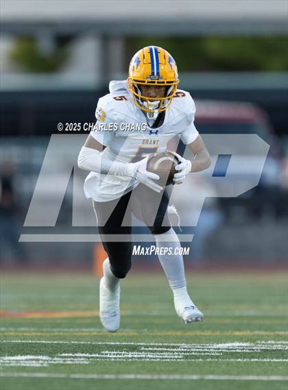 Thumbnail 2 in Grant @ Cardinal Newman photogallery.