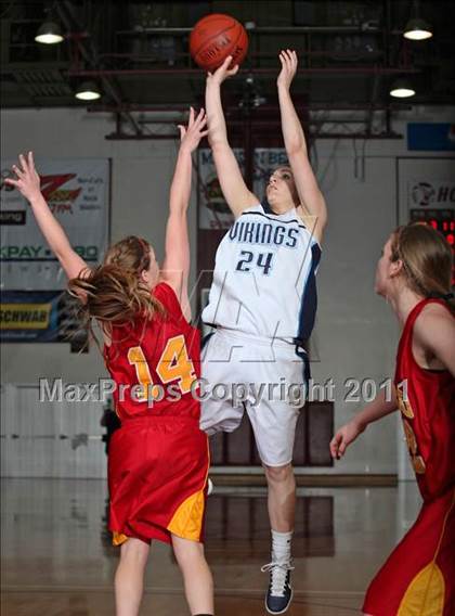 Thumbnail 3 in Pleasant Valley vs. Chico (CIF NS D2 Final) photogallery.