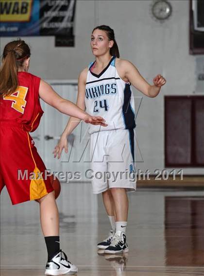 Thumbnail 2 in Pleasant Valley vs. Chico (CIF NS D2 Final) photogallery.