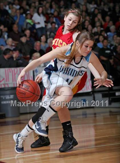 Thumbnail 2 in Pleasant Valley vs. Chico (CIF NS D2 Final) photogallery.