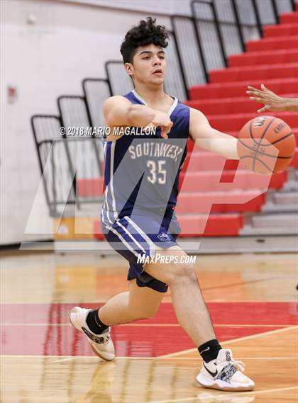 Thumbnail 1 in Pharr-San Juan-Alamo Southwest vs. Juarez-Lincoln photogallery.