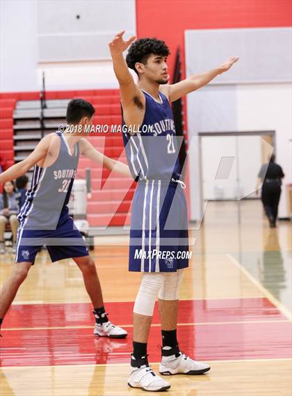 Thumbnail 3 in Pharr-San Juan-Alamo Southwest vs. Juarez-Lincoln photogallery.