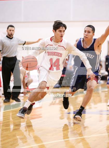 Thumbnail 1 in Pharr-San Juan-Alamo Southwest vs. Juarez-Lincoln photogallery.
