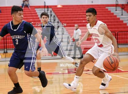 Thumbnail 2 in Pharr-San Juan-Alamo Southwest vs. Juarez-Lincoln photogallery.