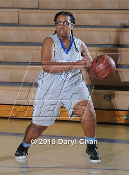 Thumbnail 3 in Cathedral City vs. Rancho Mirage (MaxPreps Holiday Classic) photogallery.