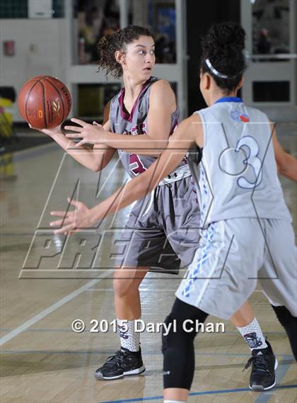 Thumbnail 2 in Cathedral City vs. Rancho Mirage (MaxPreps Holiday Classic) photogallery.