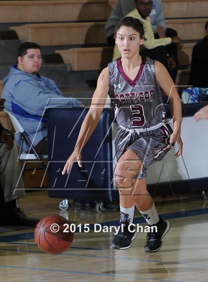 Thumbnail 1 in Cathedral City vs. Rancho Mirage (MaxPreps Holiday Classic) photogallery.