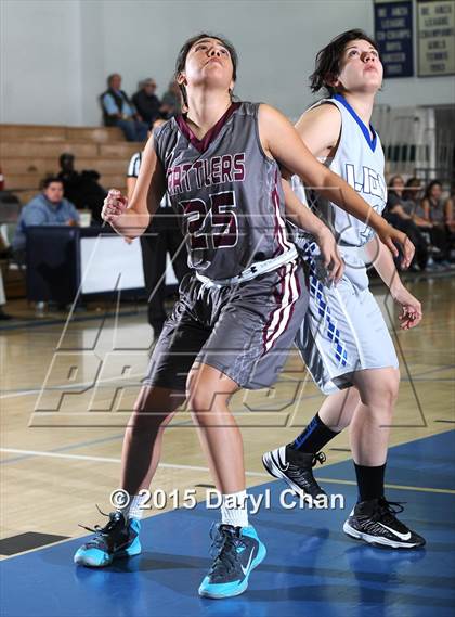 Thumbnail 3 in Cathedral City vs. Rancho Mirage (MaxPreps Holiday Classic) photogallery.