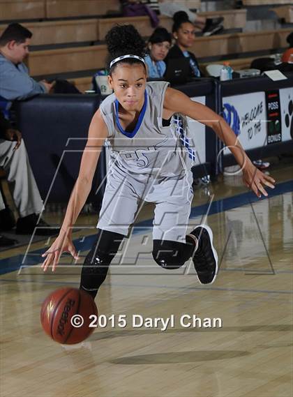 Thumbnail 1 in Cathedral City vs. Rancho Mirage (MaxPreps Holiday Classic) photogallery.