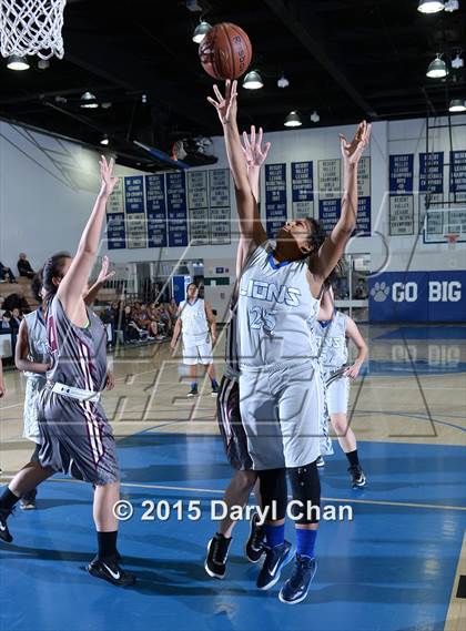 Thumbnail 2 in Cathedral City vs. Rancho Mirage (MaxPreps Holiday Classic) photogallery.