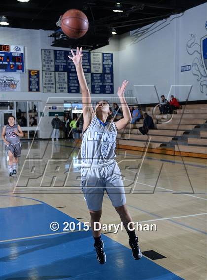 Thumbnail 2 in Cathedral City vs. Rancho Mirage (MaxPreps Holiday Classic) photogallery.