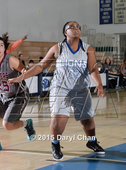 Thumbnail 2 in Cathedral City vs. Rancho Mirage (MaxPreps Holiday Classic) photogallery.