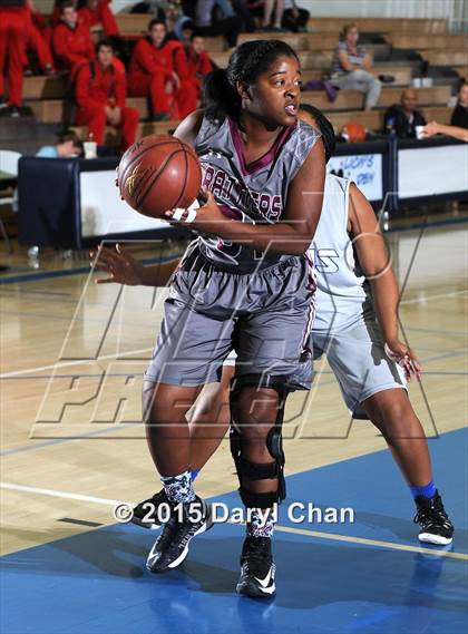 Thumbnail 2 in Cathedral City vs. Rancho Mirage (MaxPreps Holiday Classic) photogallery.