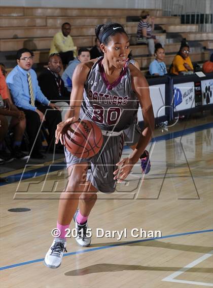 Thumbnail 3 in Cathedral City vs. Rancho Mirage (MaxPreps Holiday Classic) photogallery.