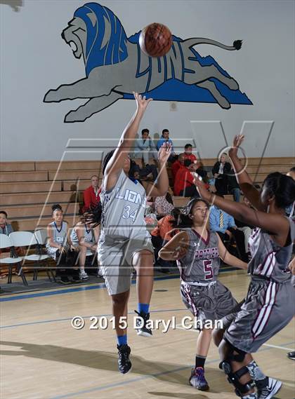 Thumbnail 1 in Cathedral City vs. Rancho Mirage (MaxPreps Holiday Classic) photogallery.