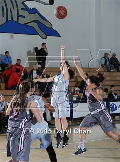 Thumbnail 1 in Cathedral City vs. Rancho Mirage (MaxPreps Holiday Classic) photogallery.